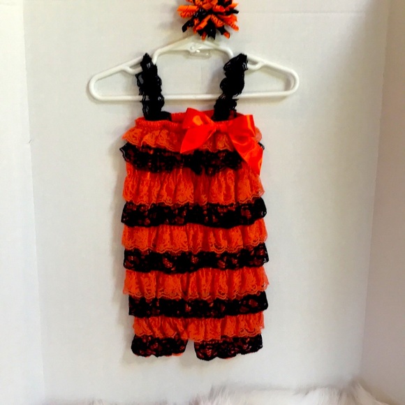 2 piece set.  Cute ruffle romper suitable for a 6-12 month old plus corker bow! - Picture 2 of 4